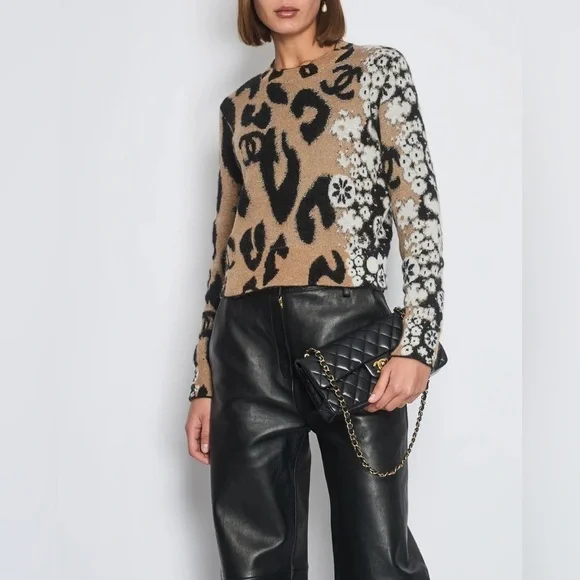 NWT CHANEL 23/A METIERS D'ART CC LEOPARD PRINT JUMPER SIZE FR 38 (UK 10) - Picture 1 of 15